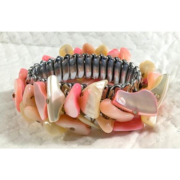 Mother of Pearl Shell Abalone Chips Beads Stretch Bracelet Vintage Cha Cha Pink - Picture 3 of 9